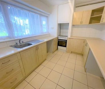3 bedroom flat to rent - Photo 4