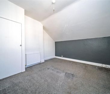 3 bedroom end of terrace house to rent - Photo 4