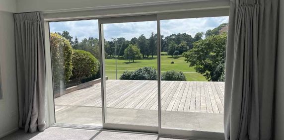 This is a Hole in One! - Photo 2