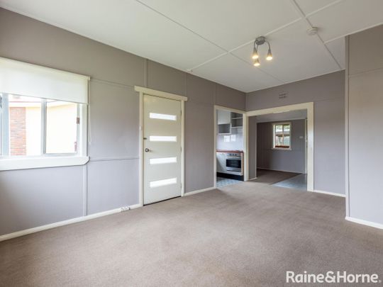 Two bedroom home in West Bathurst - Available 19/12/25 !!! - Photo 1
