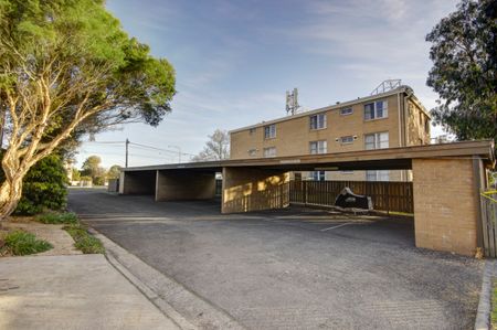 Centrally Located, Ground Floor Apartment - Hospital Precinct - Photo 3