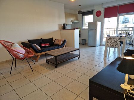 Location Appartement 2 pièces 47m² BORDEAUX 33300 - Photo 2