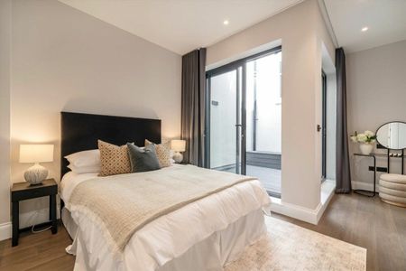 Portobello Road, North Kensington, W10 - Photo 5