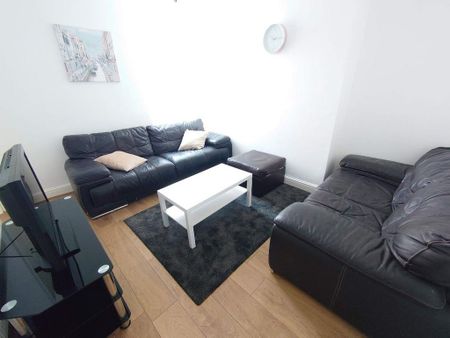 3 bedroom terraced house to rent - Photo 2