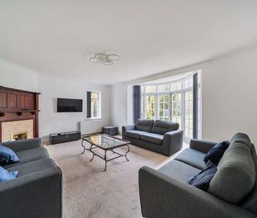 4 bedroom detached house to rent - Photo 2