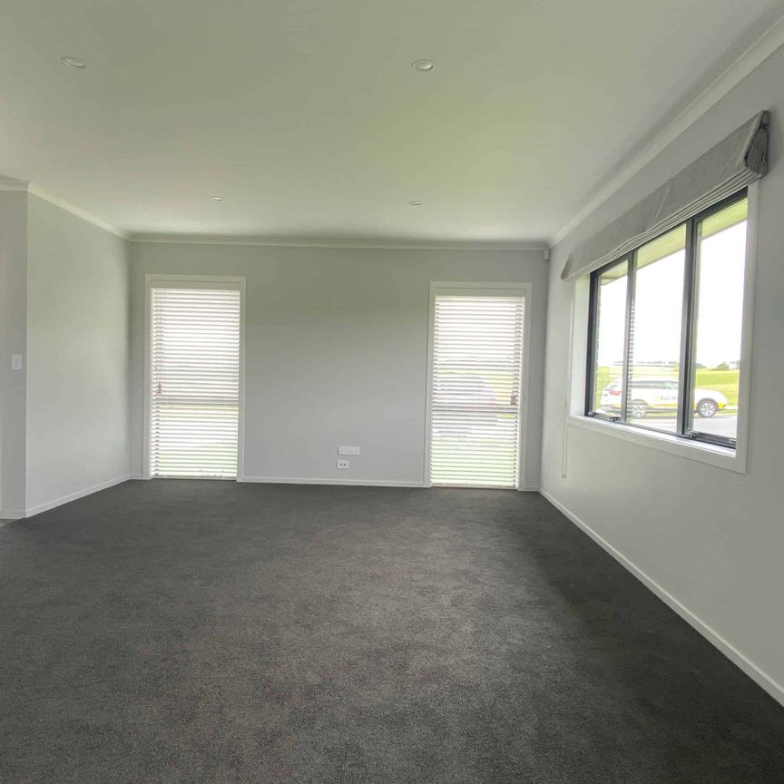 53 Thomson Avenue - Photo 1