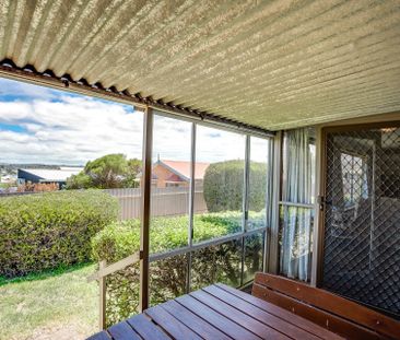 14 England Av, Port Elliot SA 5212 - House For Rent | Domain - Photo 1