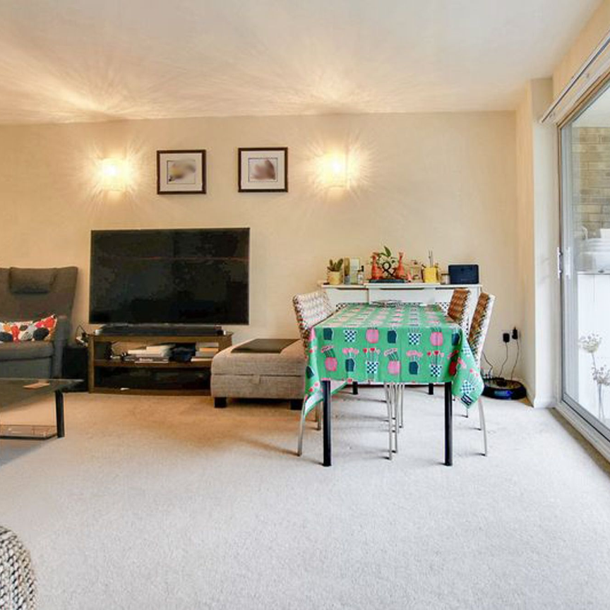 2 bed apartment to rent in Holmfield Road, Leicester, LE2 - Photo 1