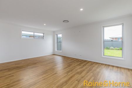 Modern & Convenient Living - Photo 3