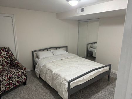 For Lease - 374 Horsham Avenue, Toronto, Ontario - Photo 5