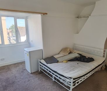 3 Bed Flat, Station Road, HA1 - Photo 3