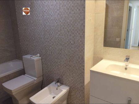 3 room luxury Apartment for rent in Valencia - Photo 4