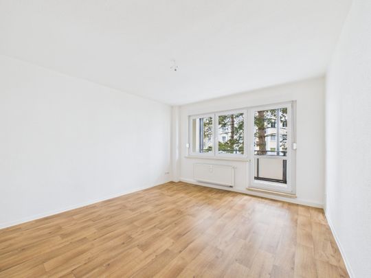 3-Raum-Wohnung im Erdgeschoss mit Balkon auf dem Sonnenberg - Photo 1