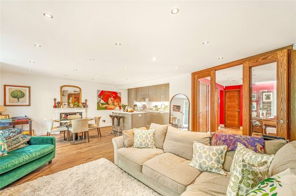 Buckland Crescent, Belsize Park, London, NW3 flat to rent - Photo 1