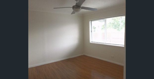 ATTACHED TWO BEDROOMS HOUSE CLOSE TO SEVEN HILLS STATION - Photo 1