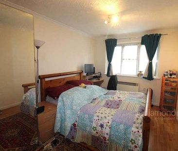 Hanworth Road, Hounslow, TW3 - Photo 1