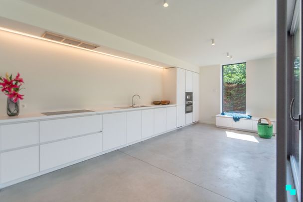 Gerenoveerde halfopen woning in hartje Merelbeke - Photo 1