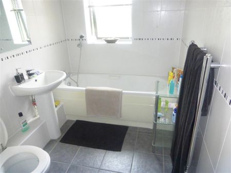 Wherstead Road, Ipswich - Photo 3