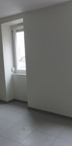 Location Appartement 2 pièces 49m² LE CREUSOT 71200 - Photo 1