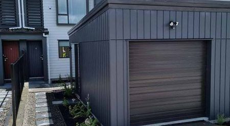 Modern 3-Bedroom Townhouse Backing onto Park - Available Immediately! - Photo 5