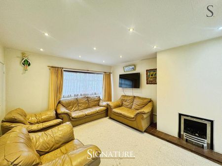 4 bedroom detached house to rent - Photo 2