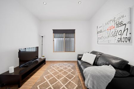 Modern Family Home in Peaceful and Private Location&excl; - Photo 2