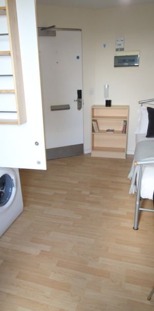 Flat 18B, Westmount, LS2 9NZ, Leeds - Photo 1
