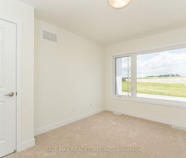 For Lease - 1082 Thompson Drive, Oshawa, Ontario - Photo 4