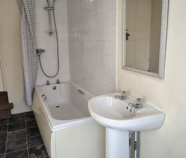2 Bed Terraced House, Wollaton Road, NG9 - Photo 6