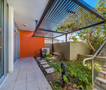Strathfield - Photo 6
