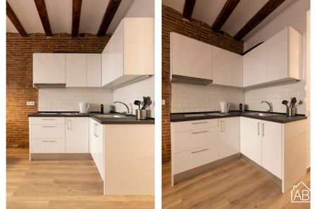 Comfortable two bedroom apartment with a balcony in the centre of Barcelona - Photo 4