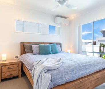 Low Maintenance Living in Award Winning Family Friendly Estate! - Photo 4