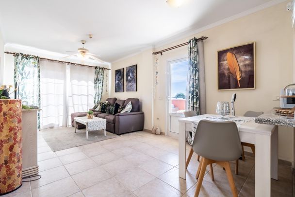 Apartamento con terraza y vistas en Los Cristianos – 0067-04600 - Photo 1