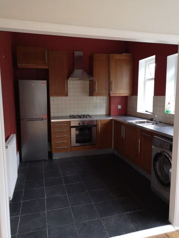 2 Bed Flat, Thicket Road, SE20 - Photo 3