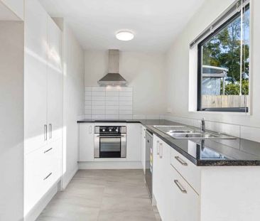 Standalone Living in a Convenient Location - Photo 3