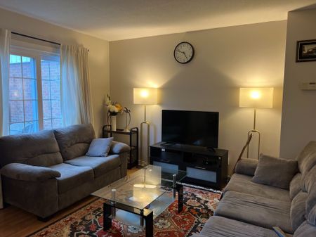 For Lease - 6043 Chidham Crescent, Mississauga, Ontario - Photo 2