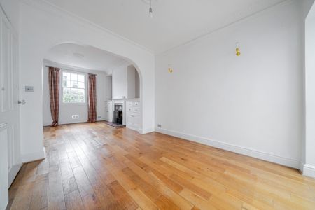 2 bedroom end of terrace house to rent - Photo 2