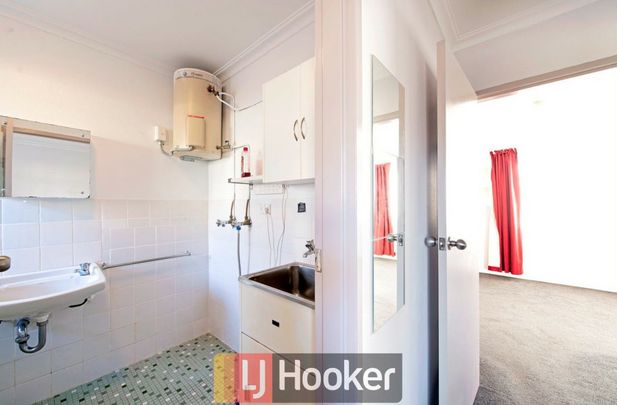 One Bedroom in quiet complex - Photo 1