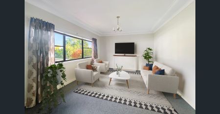 Spacious Family Home - Photo 2