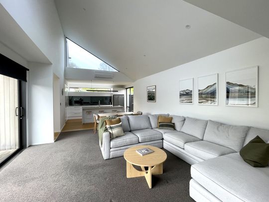 Riccarton, 3 bedrooms - Photo 1