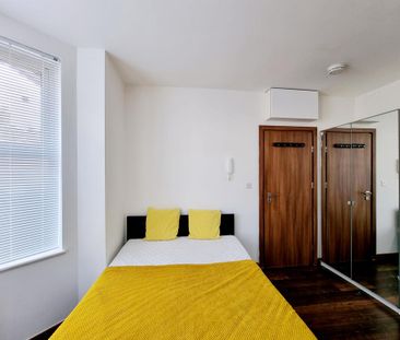 1 bedroom in a house share to rent - Photo 3