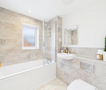 3 bedroom semi-detached house to rent - Photo 6