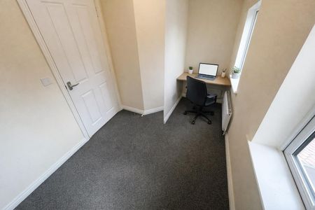 2 BED Flat To rent - Photo 2