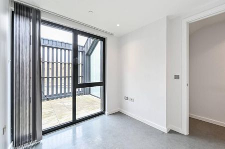 3 bedroom flat to rent - Photo 3