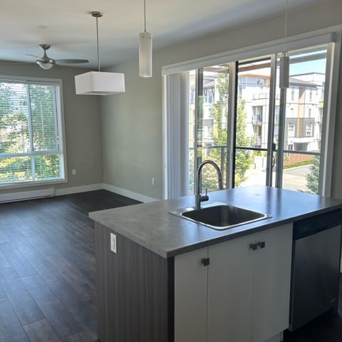 LINDY'S APTS - 209 - L209 - Photo 1