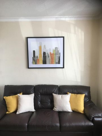 3 Bed Semi-Detached House, Hillfield Avenue, NW9 - Photo 3