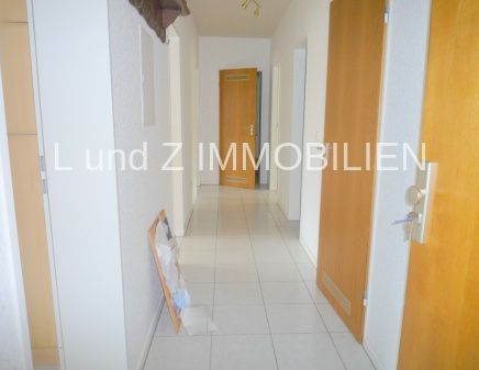 **Großzügig geschnittene super schöne 3 Zimmerwohnung** mit 2 Balkonen, Fahrstuhl und Pkw-Stellplatz - Foto 1