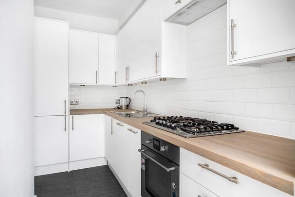 4 bedroom terraced house to rent - Photo 1