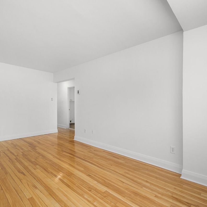 1865 Av. Albert-Murphy, #1 - Photo 1