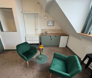 1 bedroom in a house share to rent - Photo 4